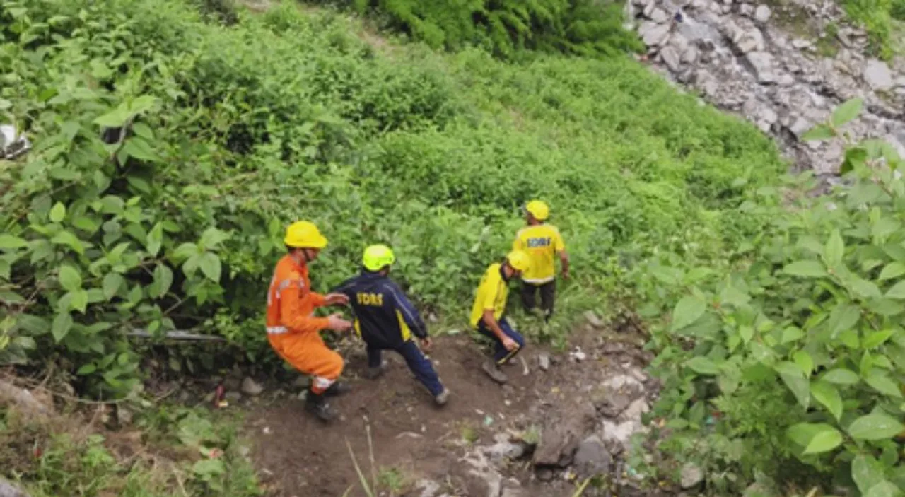  Two pilgrims killed, one missing as boulder hits Kedarnath Yatra route